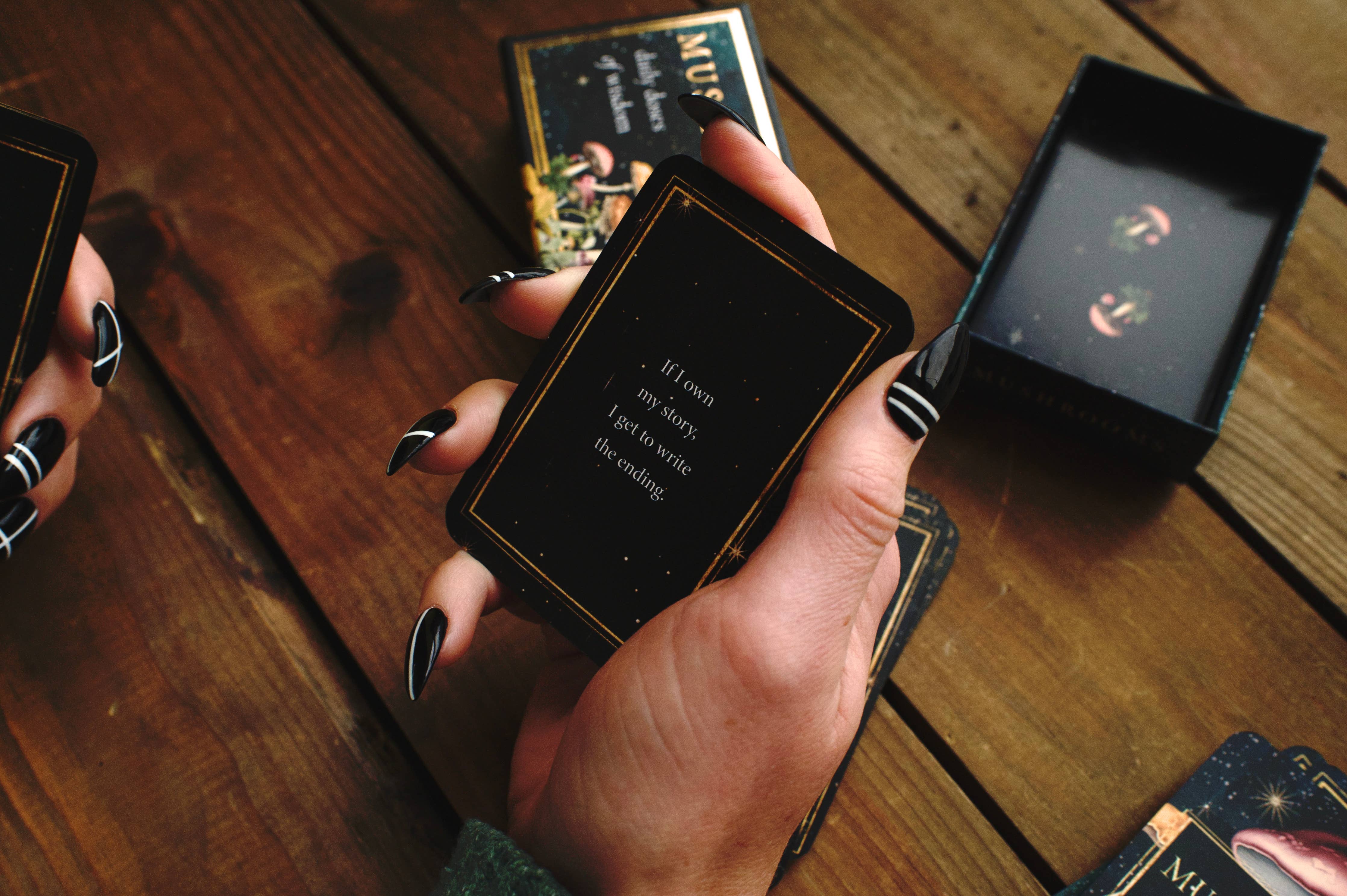 Mushrooms: Daily Doses of Wisdom (36 Gilt-Edged Mini Cards)